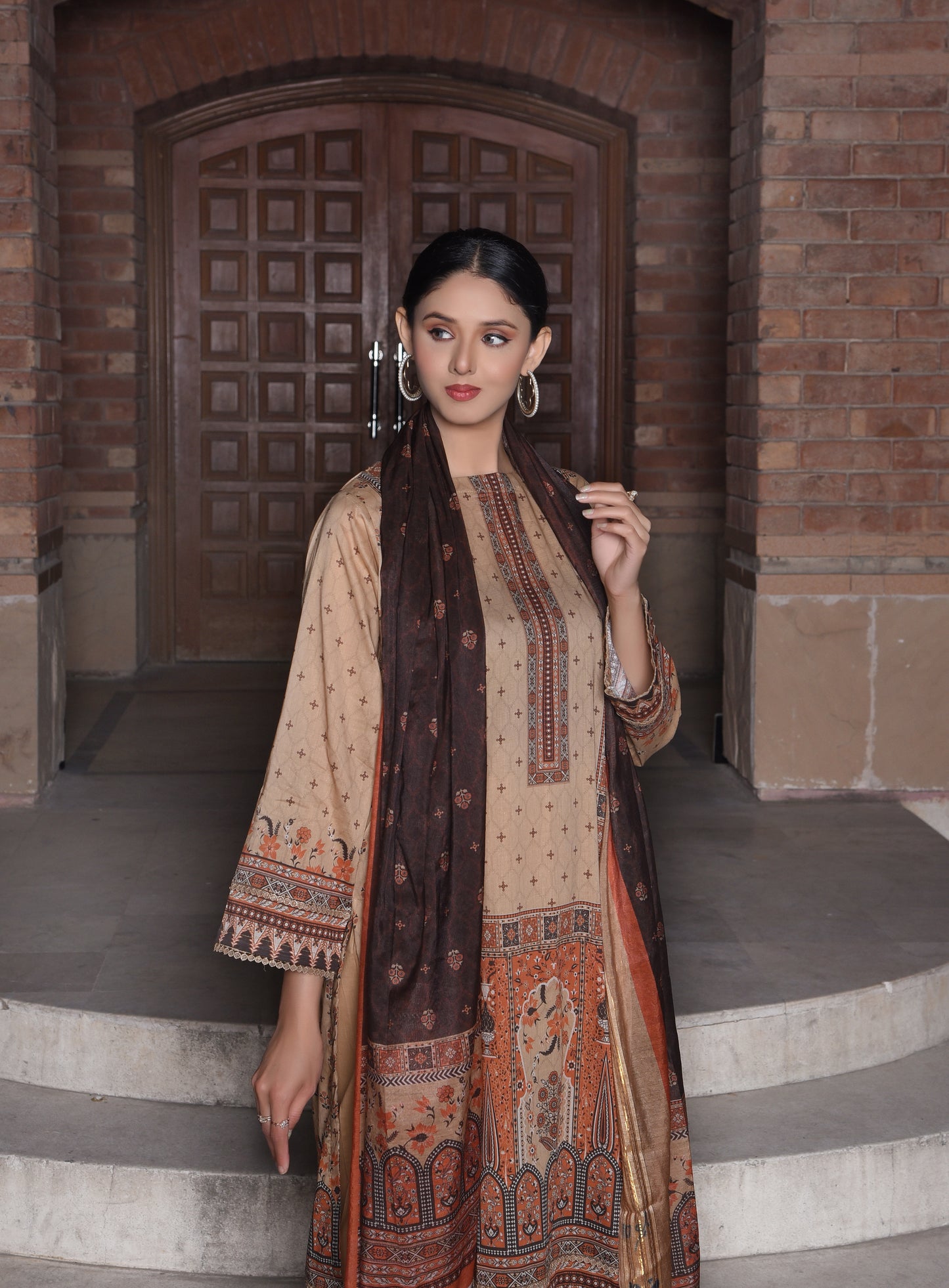BinNoor Fab Lawn Diamond Dupatta 3Pcs De-LA04-P3037