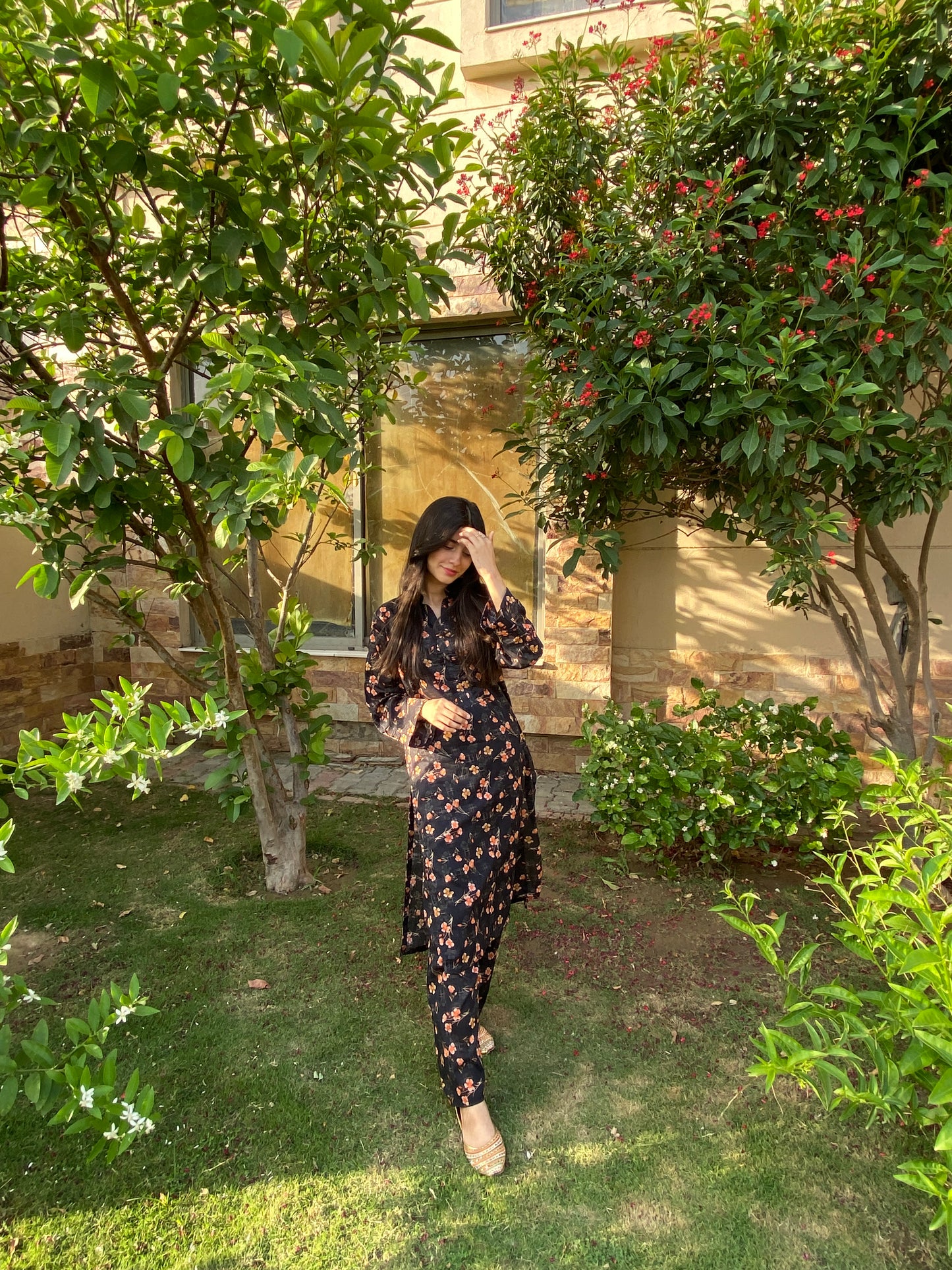 BinNoor Fab Lawn Stitched 2Pcs DE-LA07-P2-S061