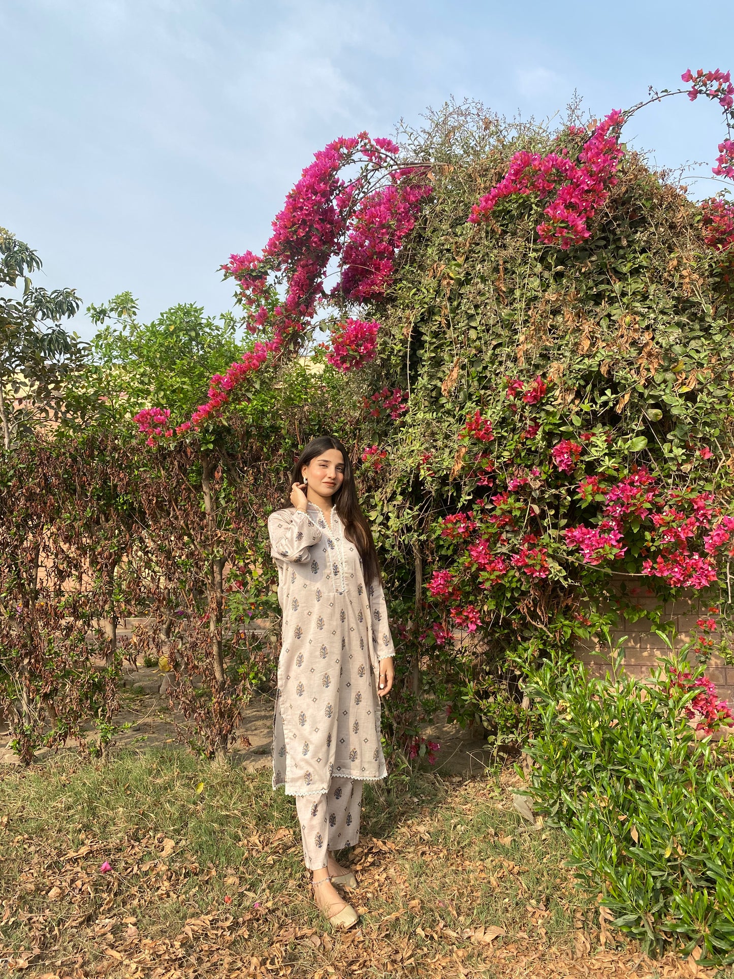 BinNoor Fab Lawn Stitched 2Pcs DE-LA06-P2-S049