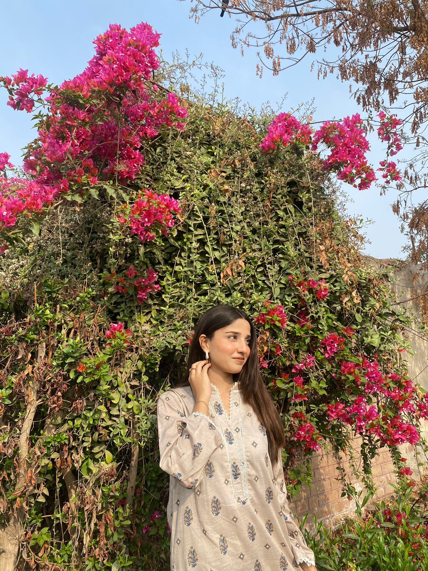 BinNoor Fab Lawn Stitched 2Pcs DE-LA06-P2-S049