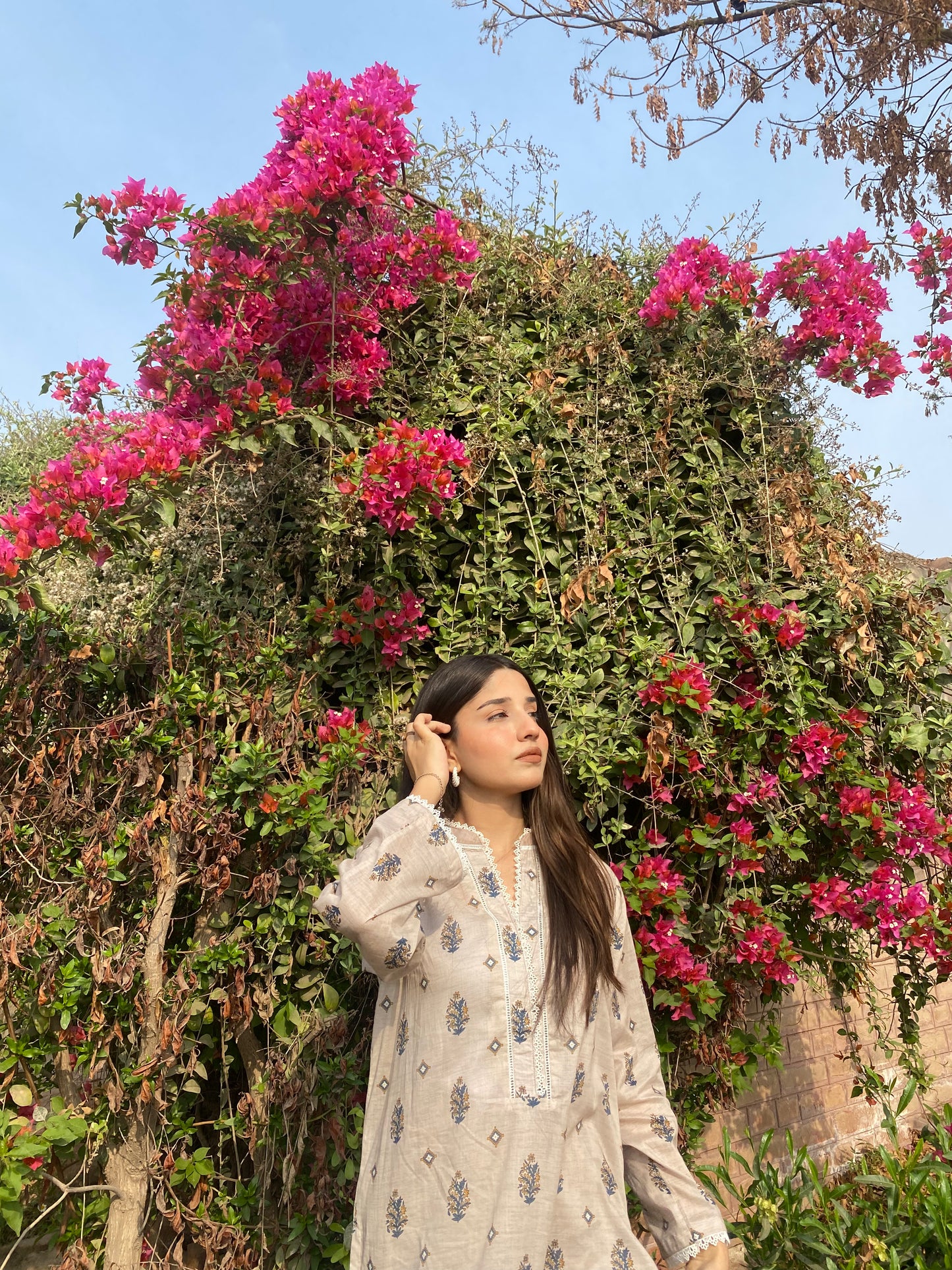 BinNoor Fab Lawn Stitched 2Pcs DE-LA06-P2-S049