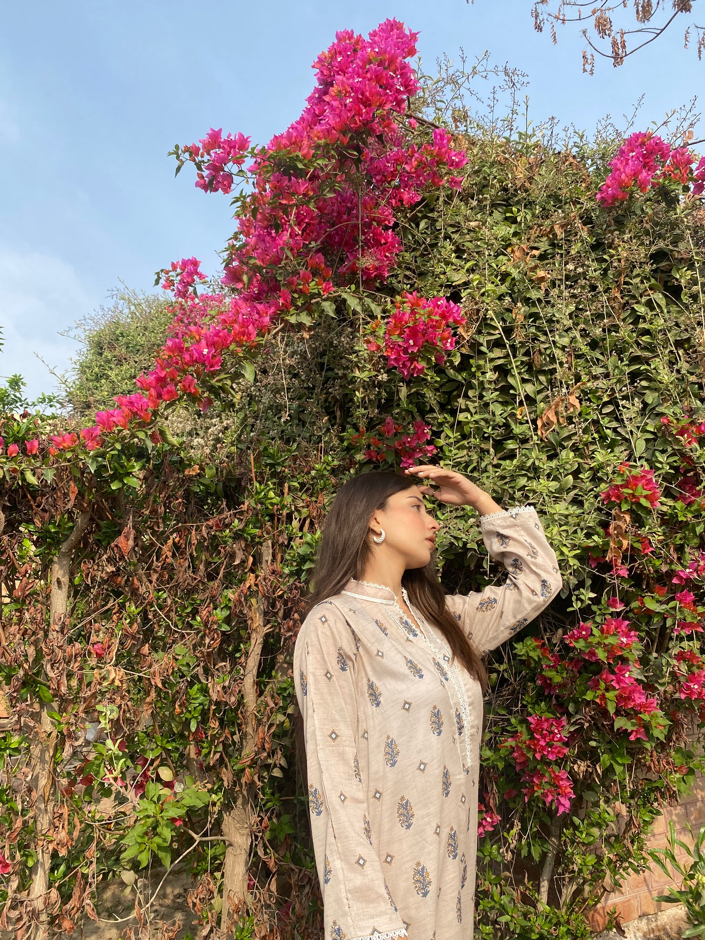 BinNoor Fab Lawn Stitched 2Pcs DE-LA06-P2-S049