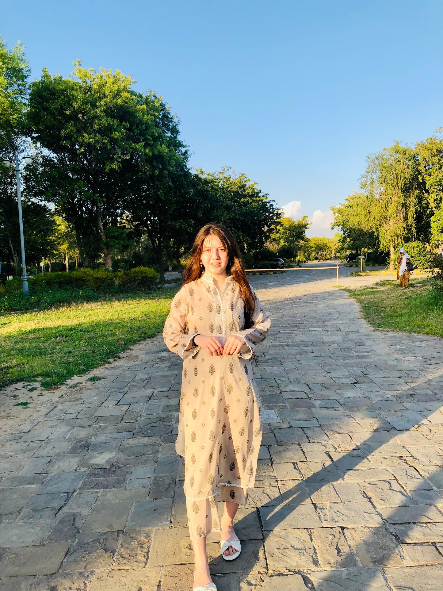 BinNoor Fab Lawn Stitched 2Pcs DE-LA06-P2-S049