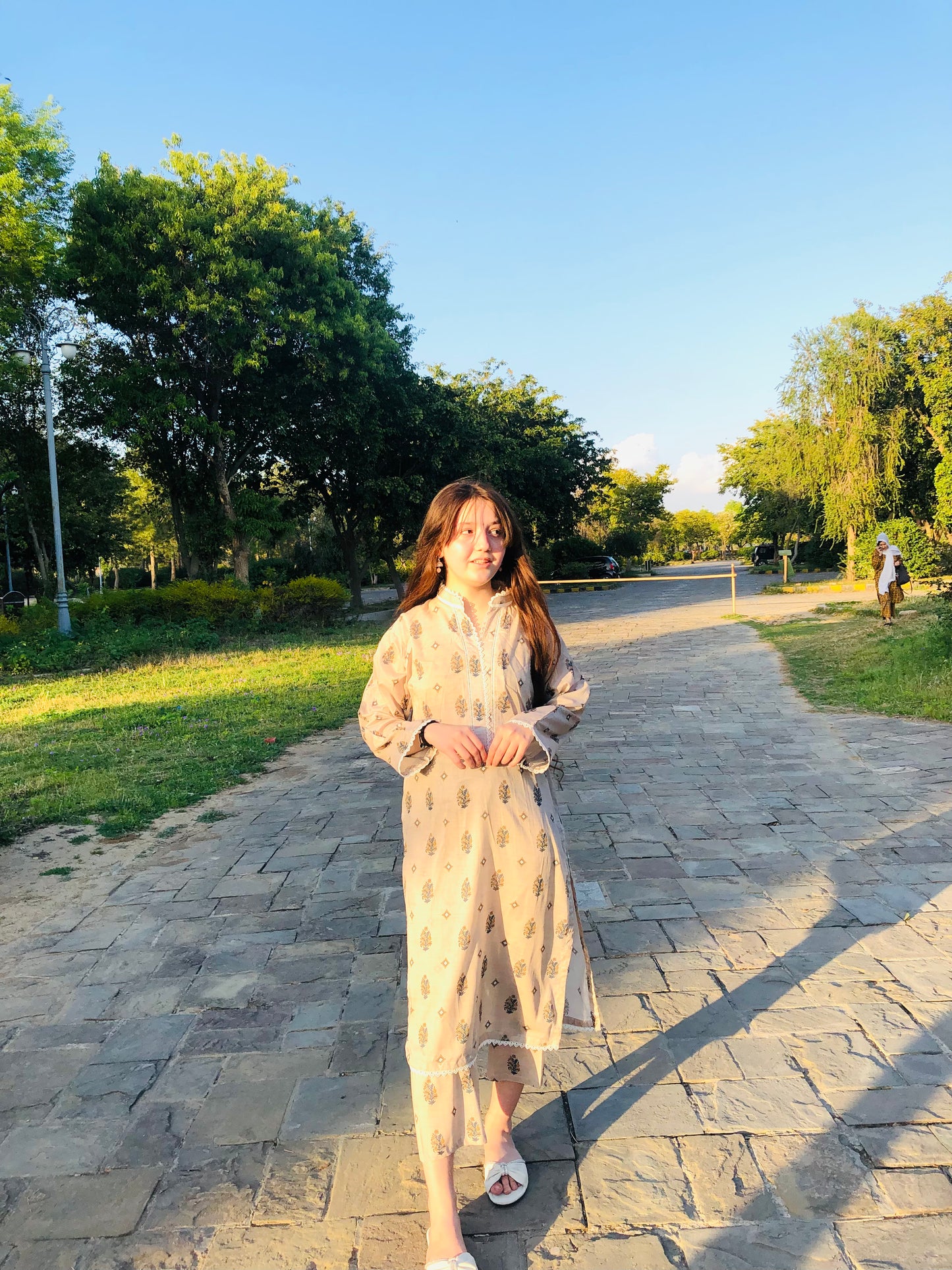 BinNoor Fab Lawn Stitched 2Pcs DE-LA06-P2-S049