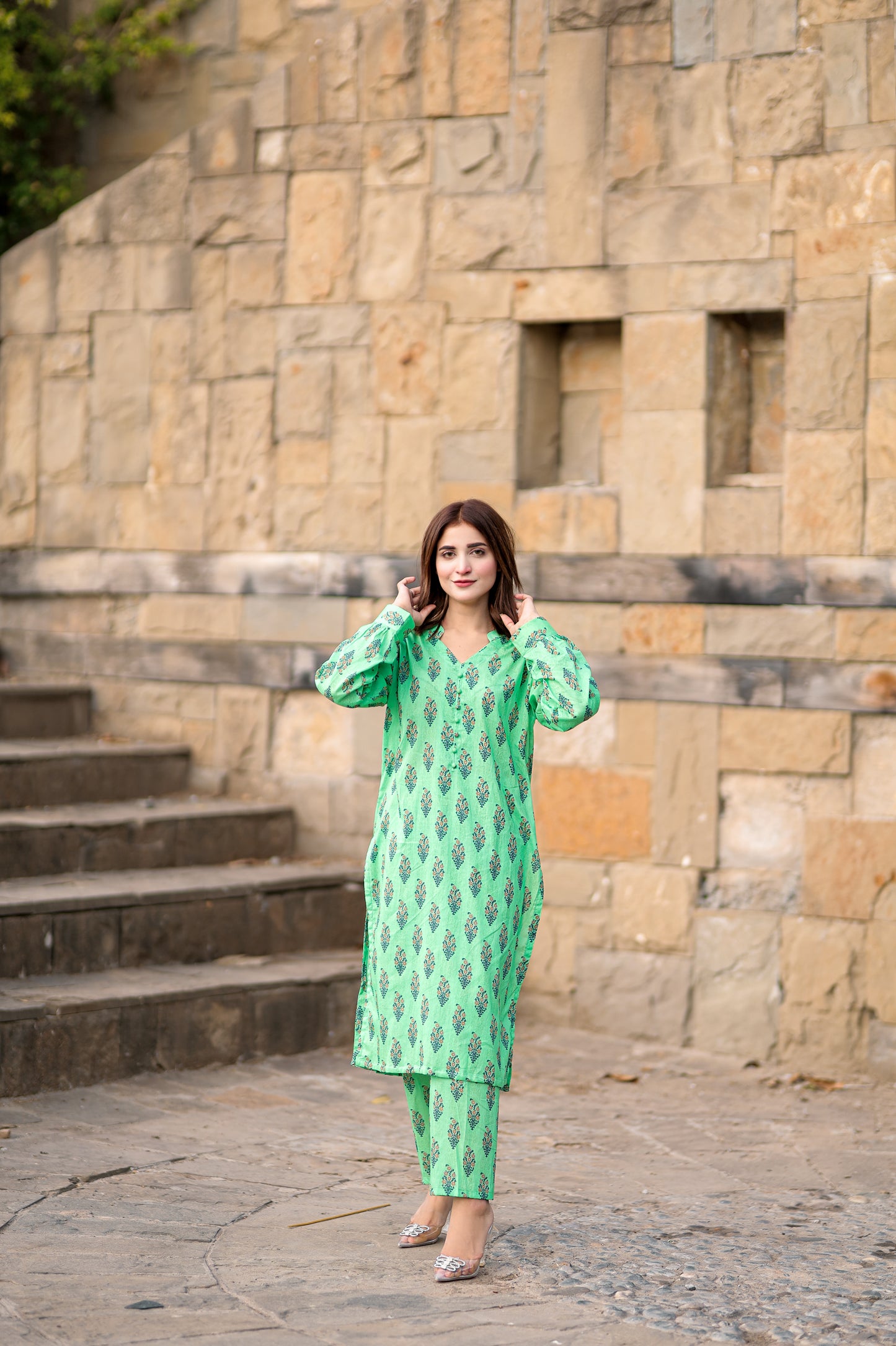 BinNoor Fab Lawn Stitched 2Pcs DE-LA06-P2-S044