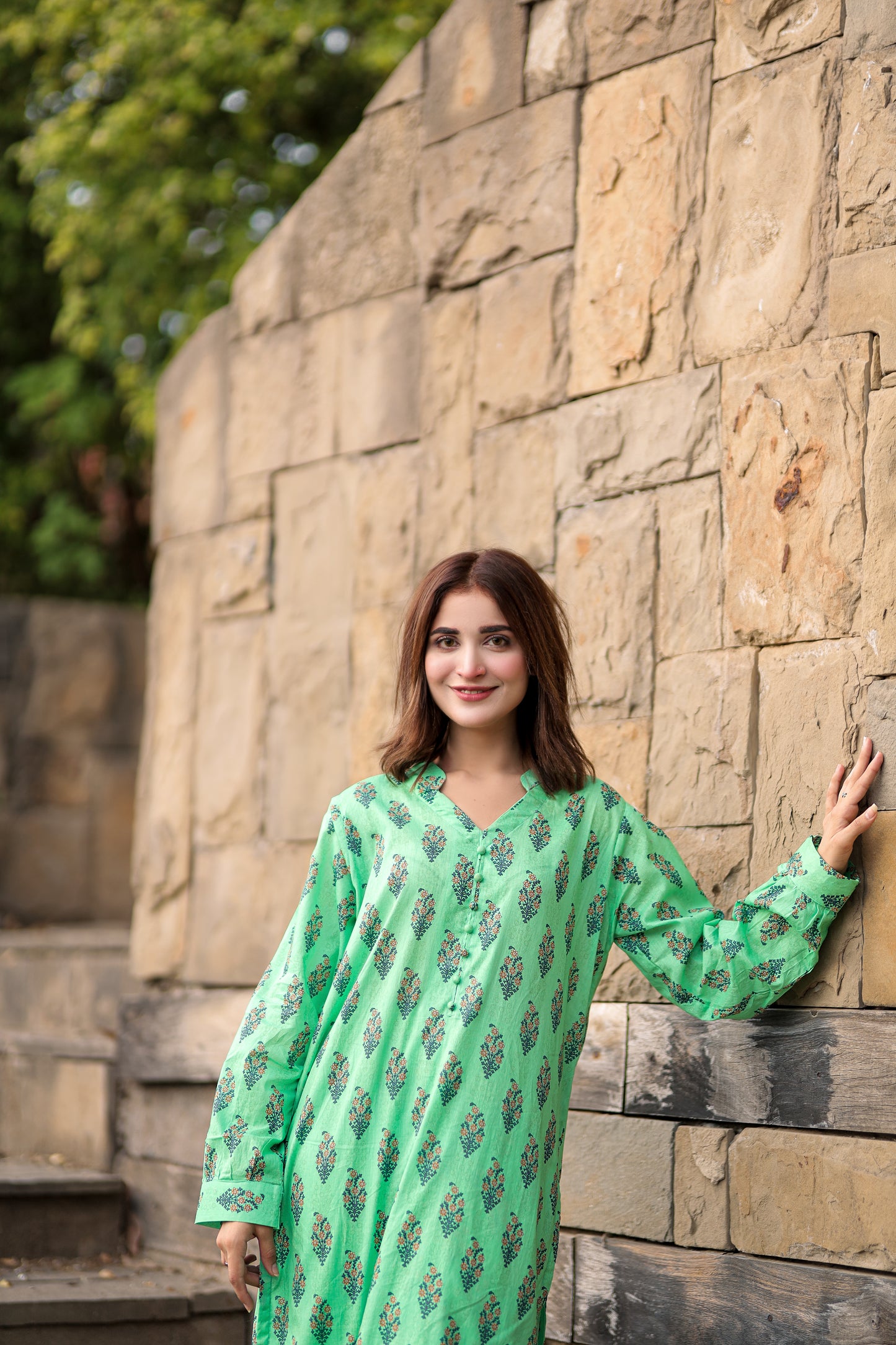 BinNoor Fab Lawn Stitched 2Pcs DE-LA06-P2-S044