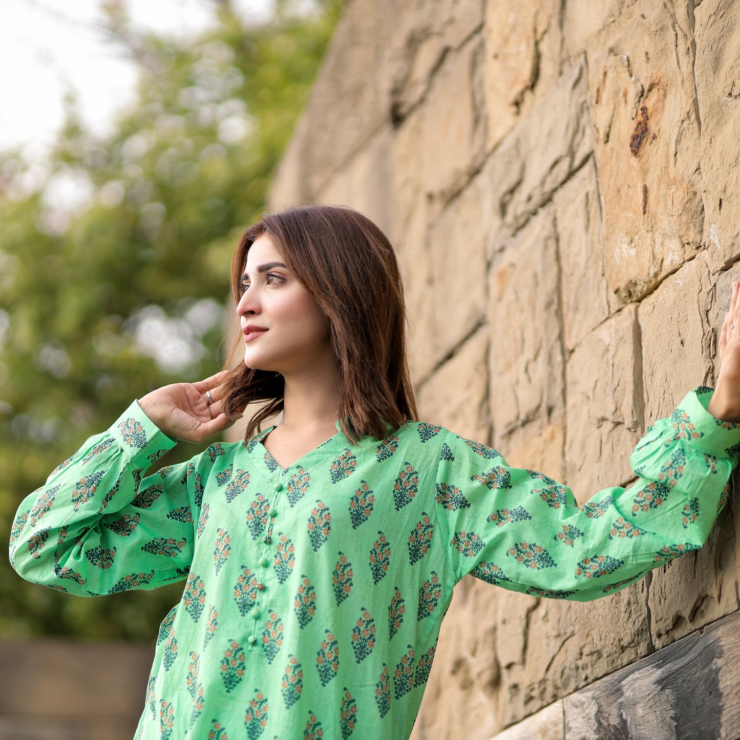 BinNoor Fab Lawn Stitched 2Pcs DE-LA06-P2-S044
