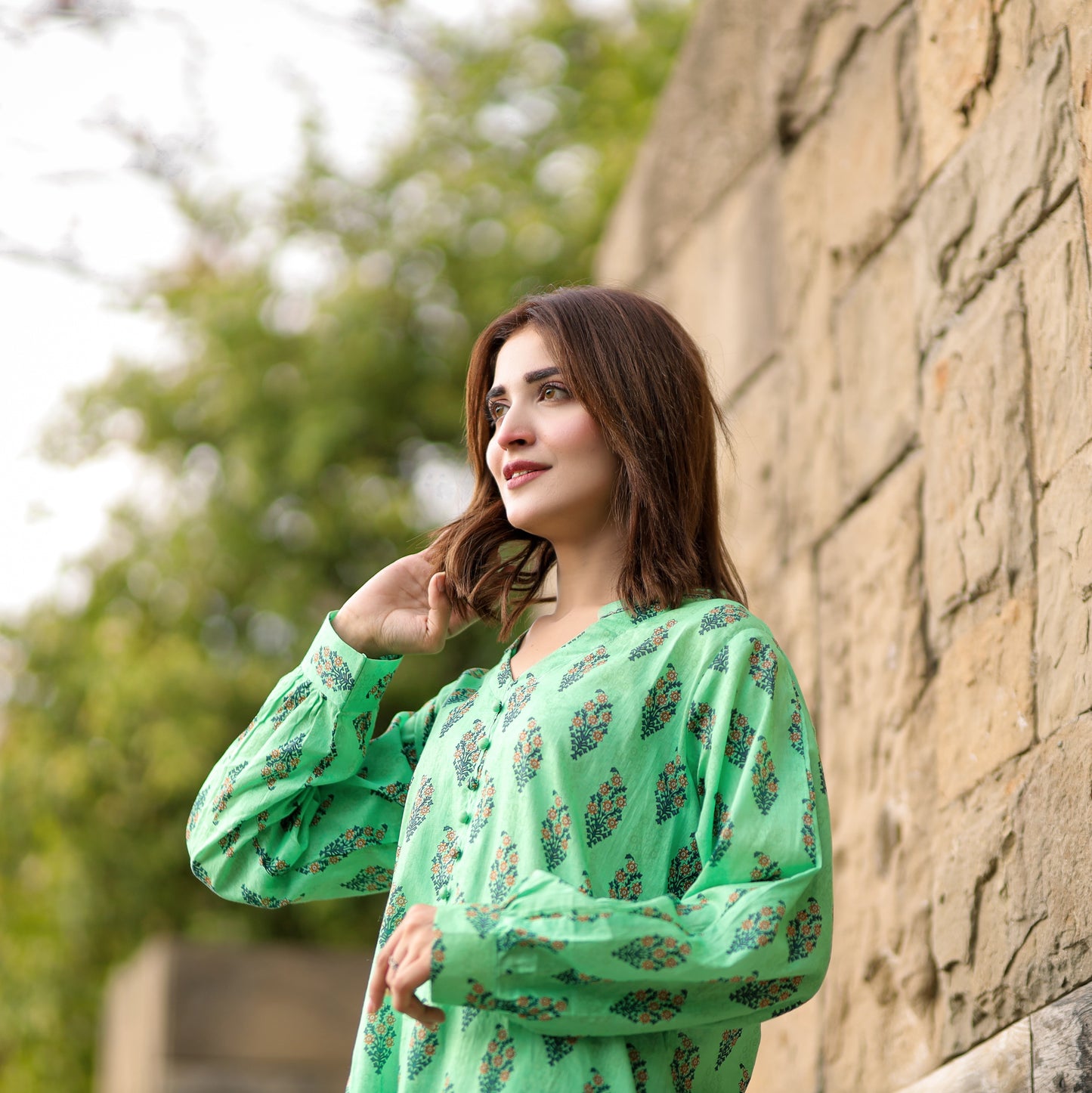 BinNoor Fab Lawn Stitched 2Pcs DE-LA06-P2-S044
