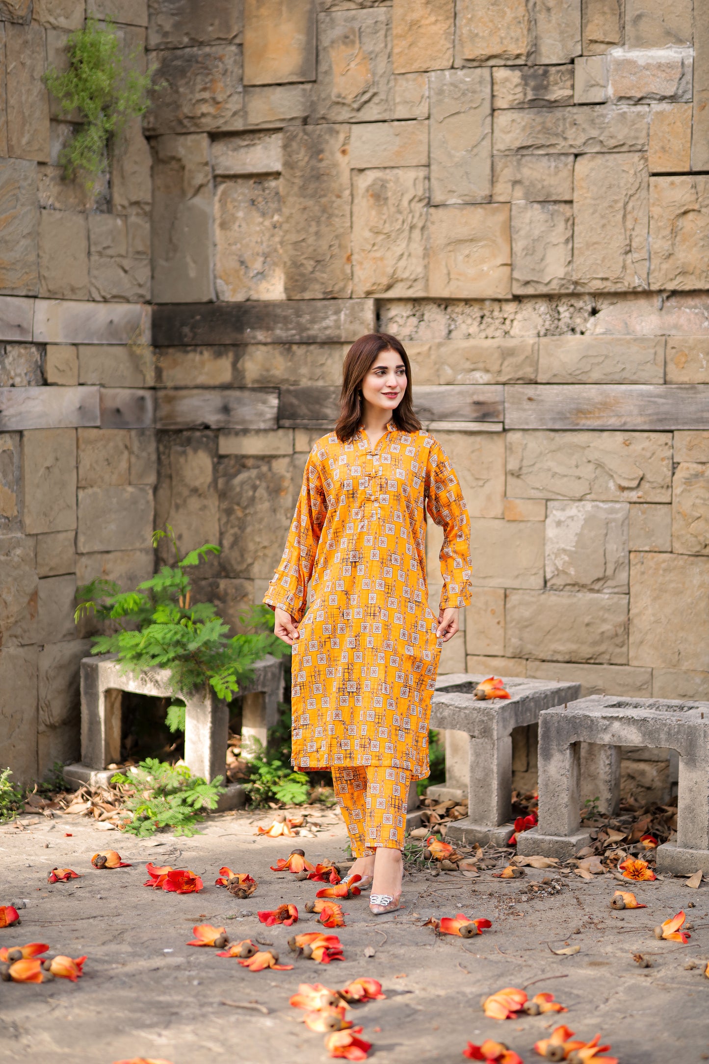 BinNoor Fab Lawn Stitched 2Pcs DE-LA06-P2-S048