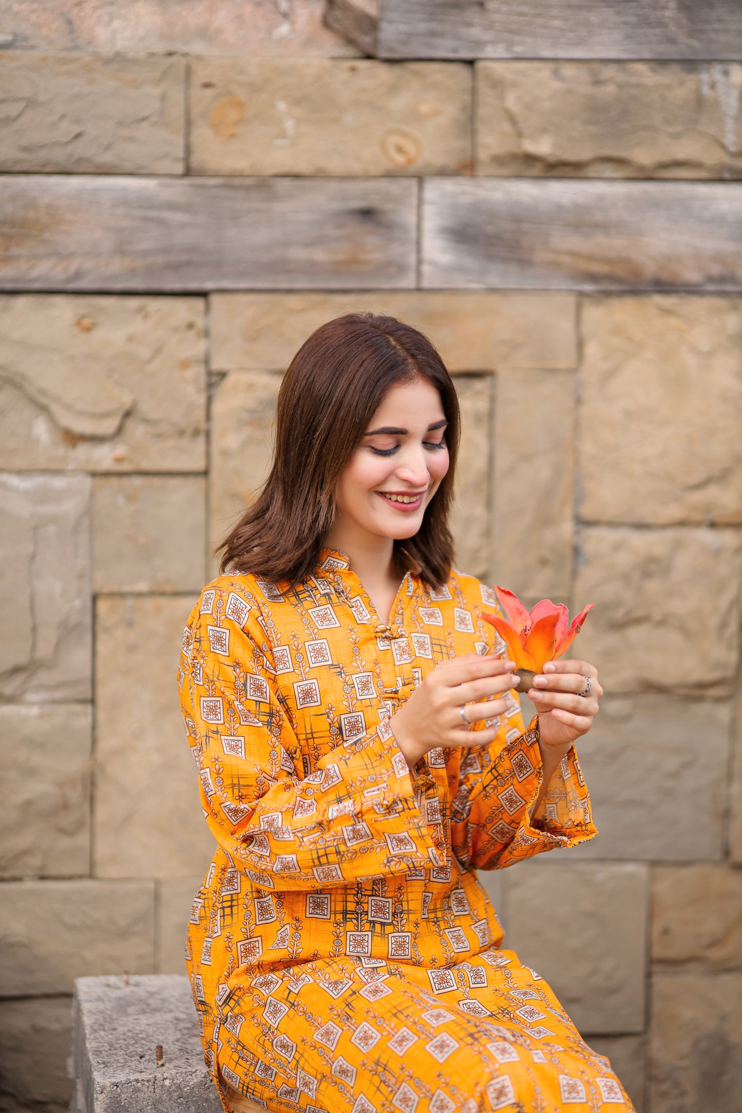 BinNoor Fab Lawn Stitched 2Pcs DE-LA06-P2-S048