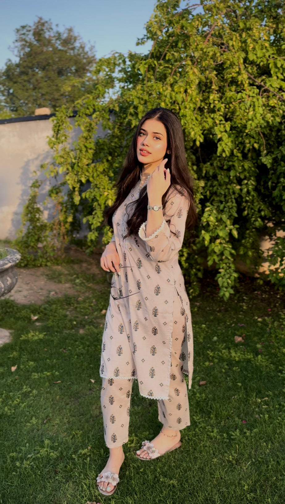 BinNoor Fab Lawn Stitched 2Pcs DE-LA06-P2-S049