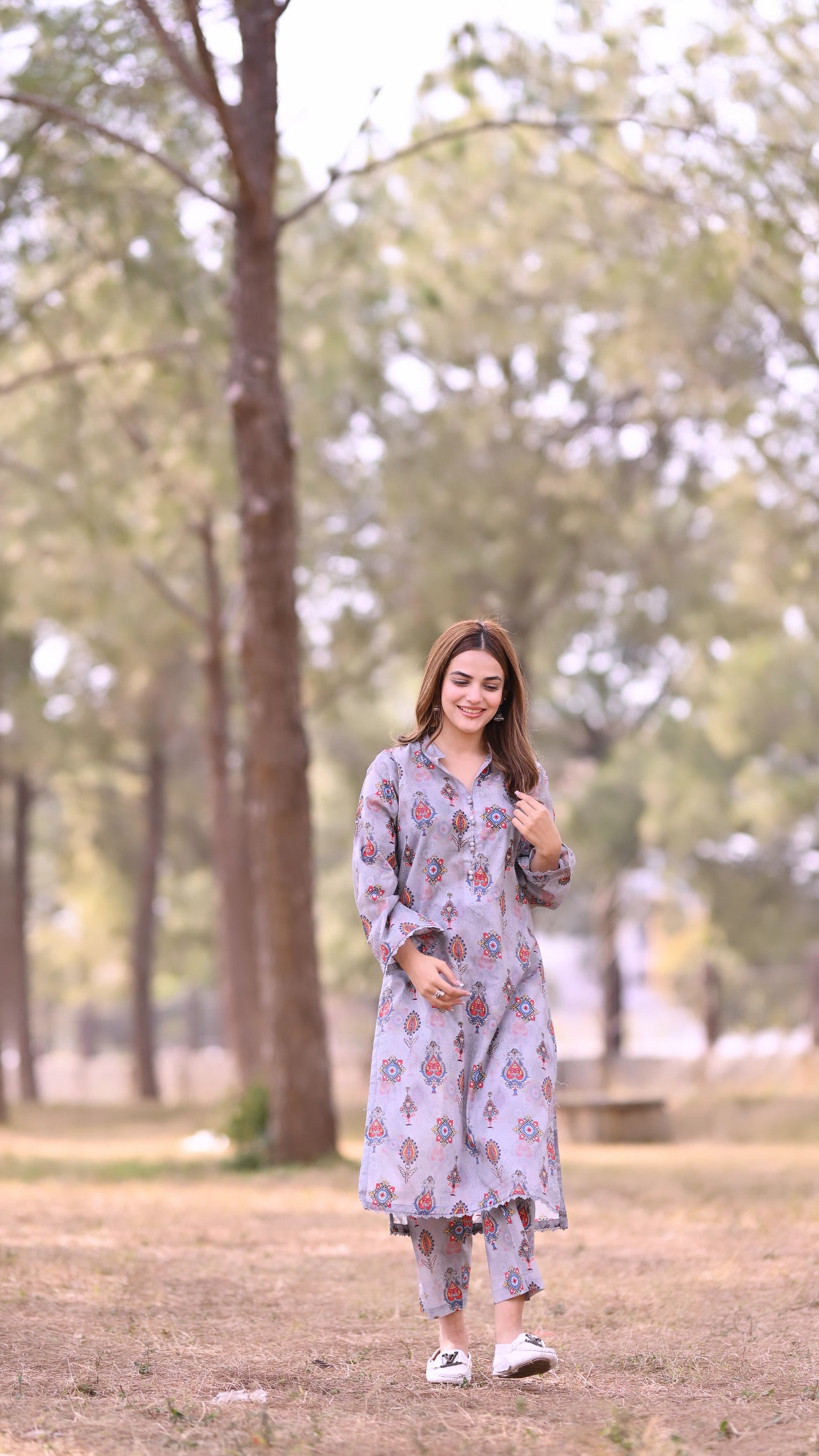 BinNoor Fab Lawn Stitched 2Pcs DE-LA05-P2-S041