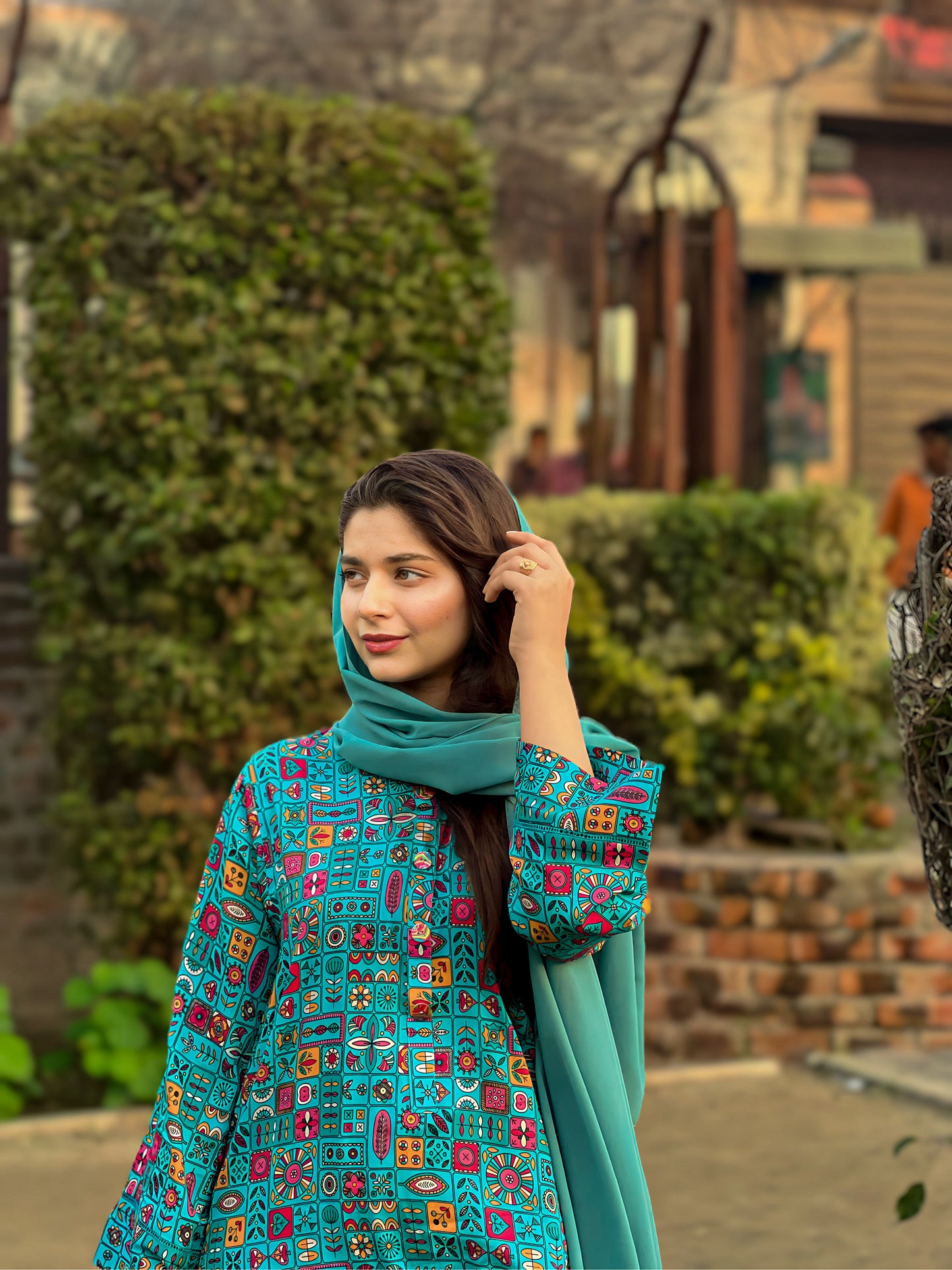 BinNoor Fab Lawn Stitched 2Pcs DE-LA05-P2-S037