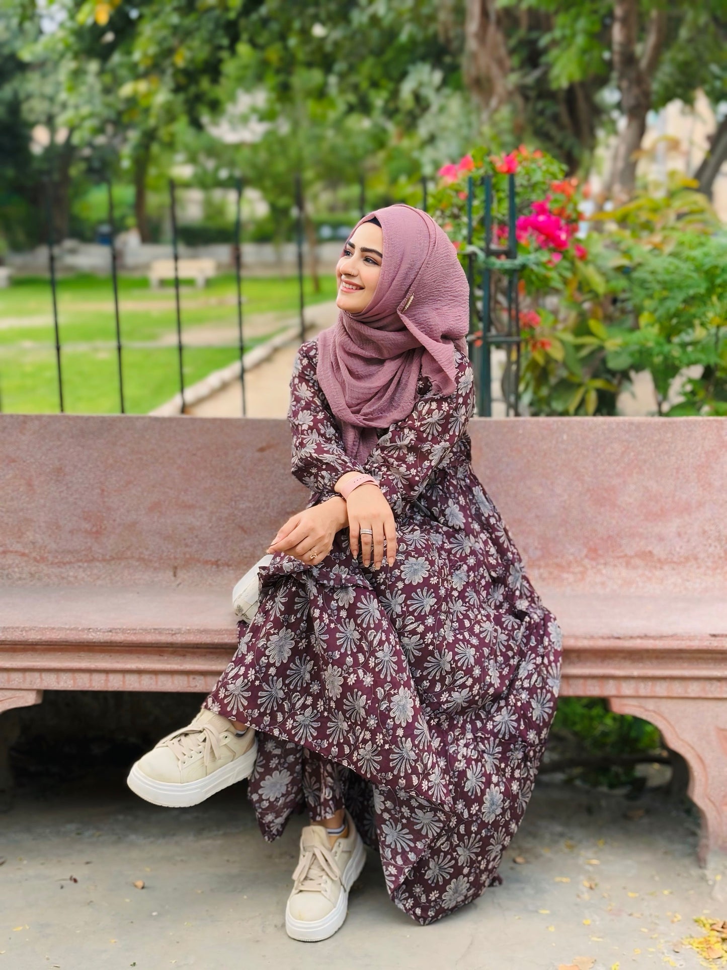 BinNoor Fab Lawn Stitched 2Pcs DE-LA08-P2-S081