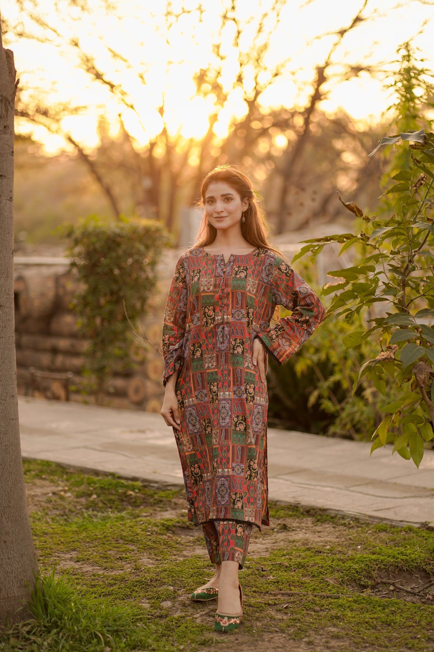 BinNoor Fab Lawn Stitched 2Pcs DE-LA05-P2-S036