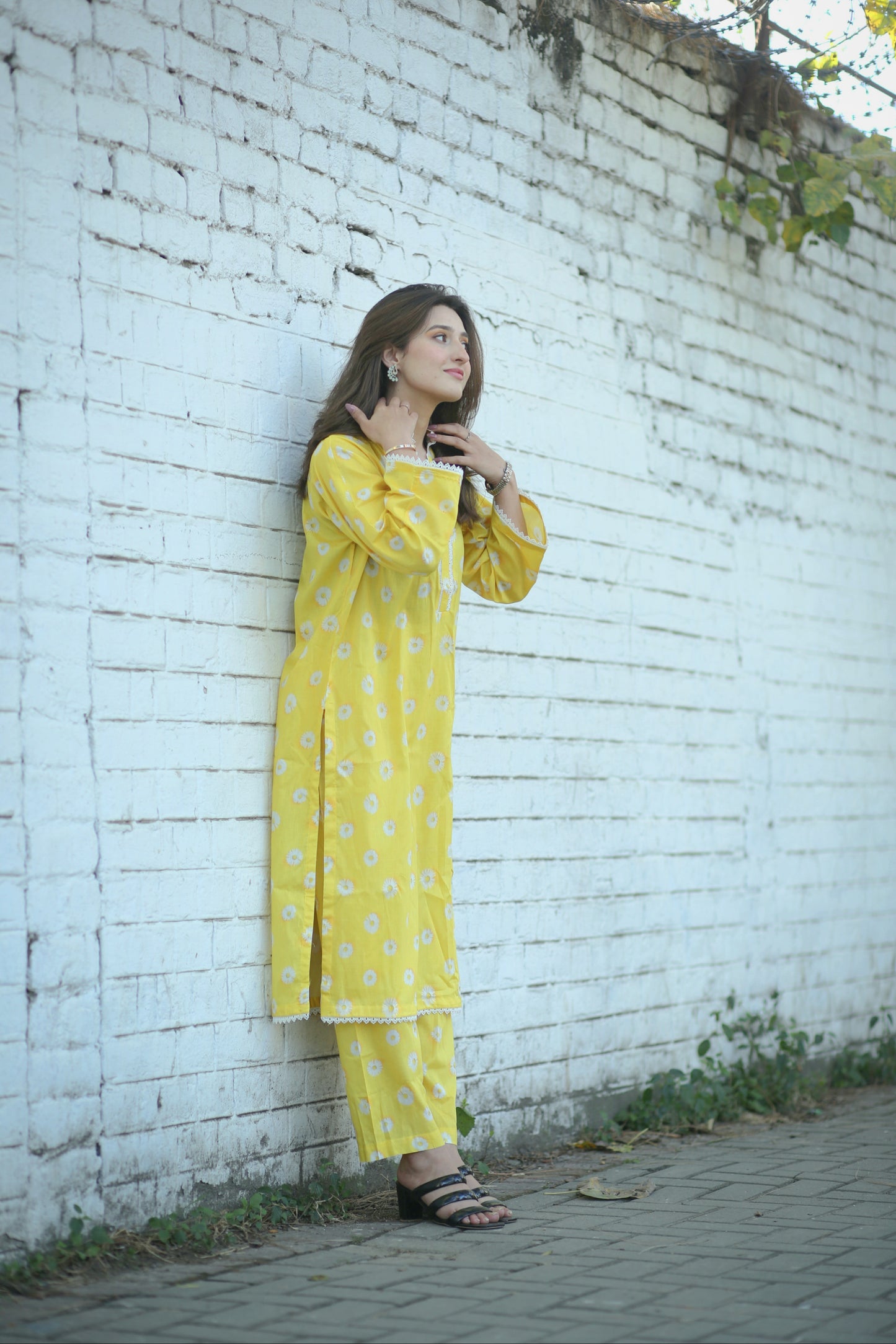 BinNoor Fab Lawn Stitched 2Pcs DE-LA05-P2-S032