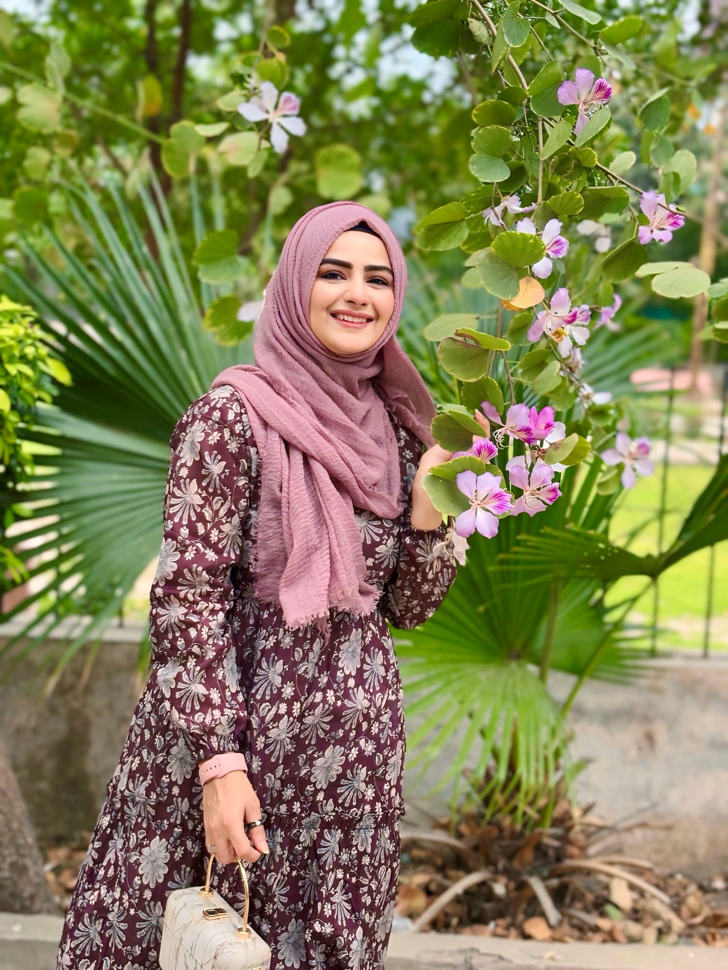 BinNoor Fab Lawn Stitched 2Pcs DE-LA08-P2-S081