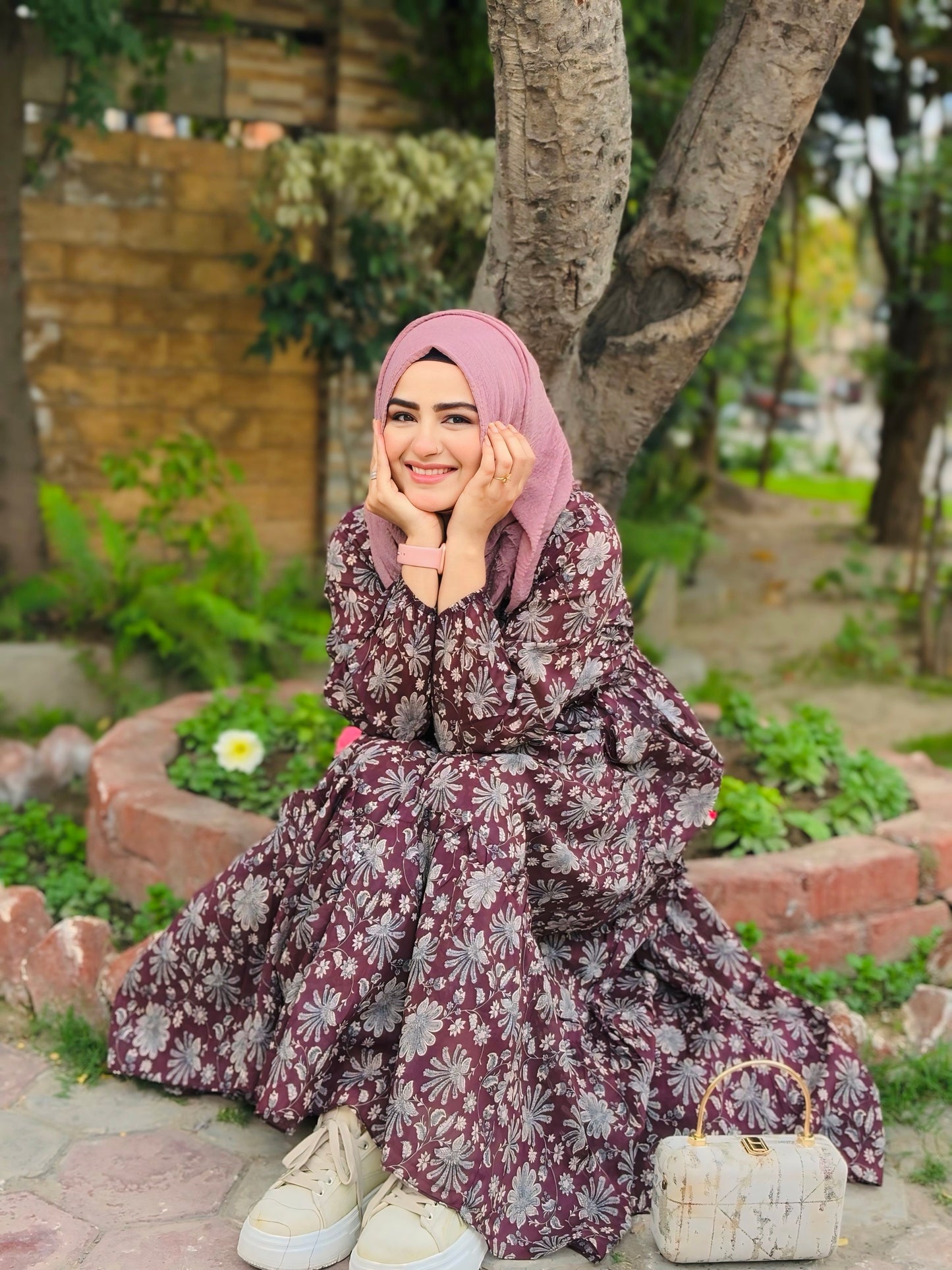 BinNoor Fab Lawn Stitched 2Pcs DE-LA08-P2-S081