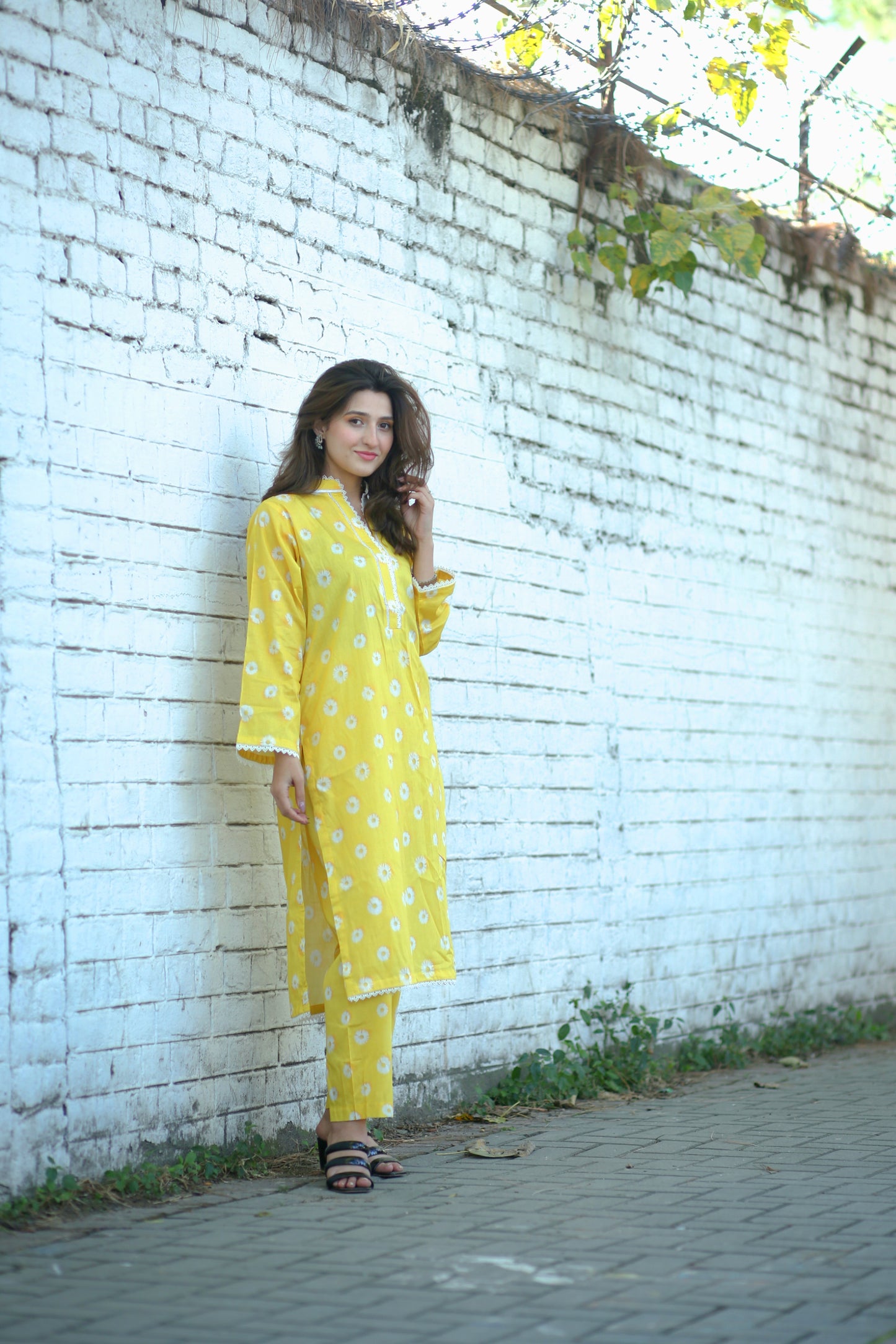 BinNoor Fab Lawn Stitched 2Pcs DE-LA05-P2-S032