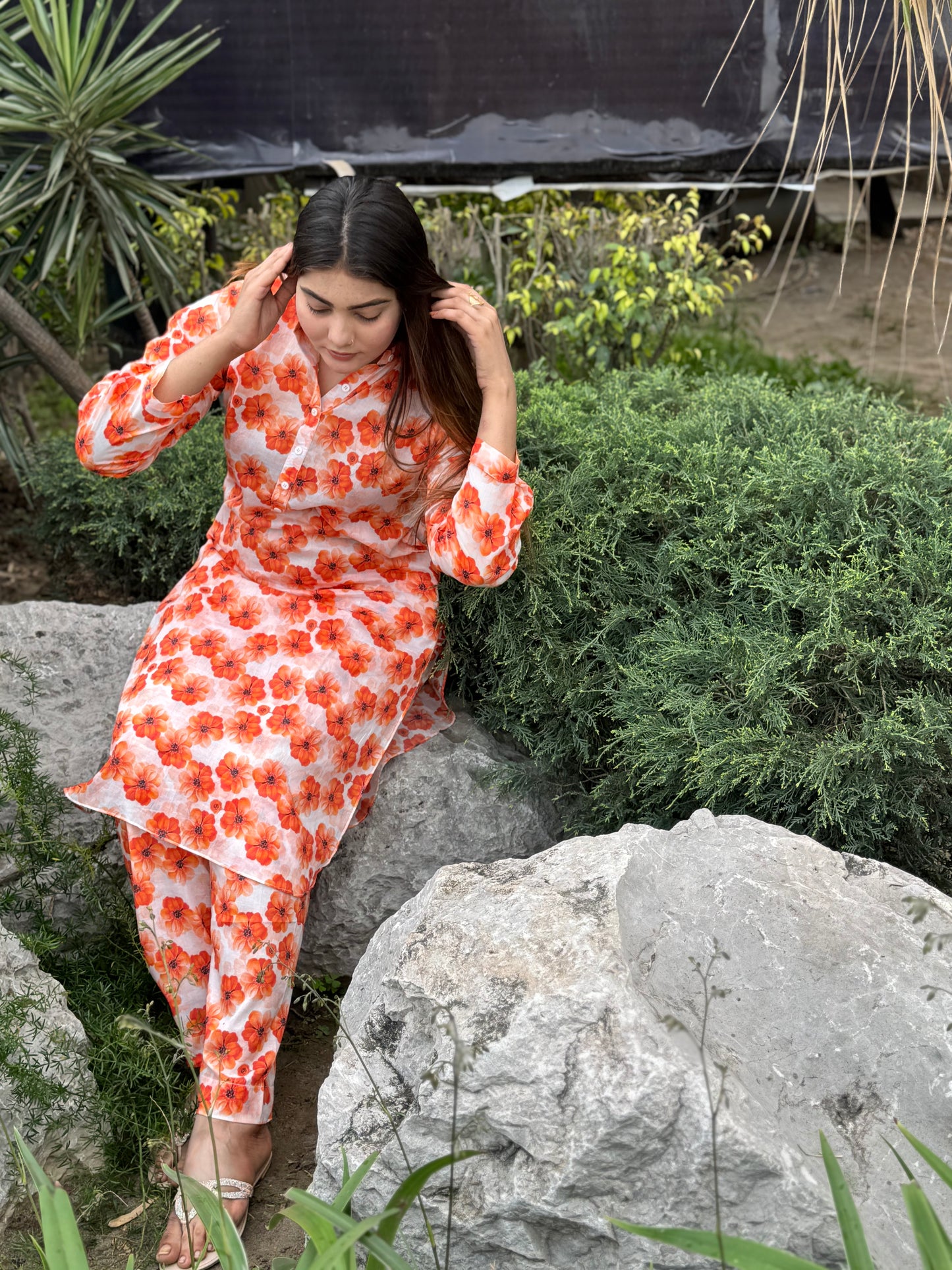 BinNoor Fab Lawn Stitched 2Pcs DE-LA08-P2-S072