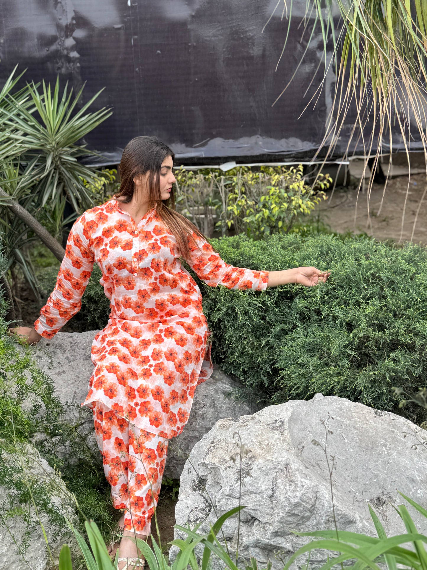 BinNoor Fab Lawn Stitched 2Pcs DE-LA08-P2-S072