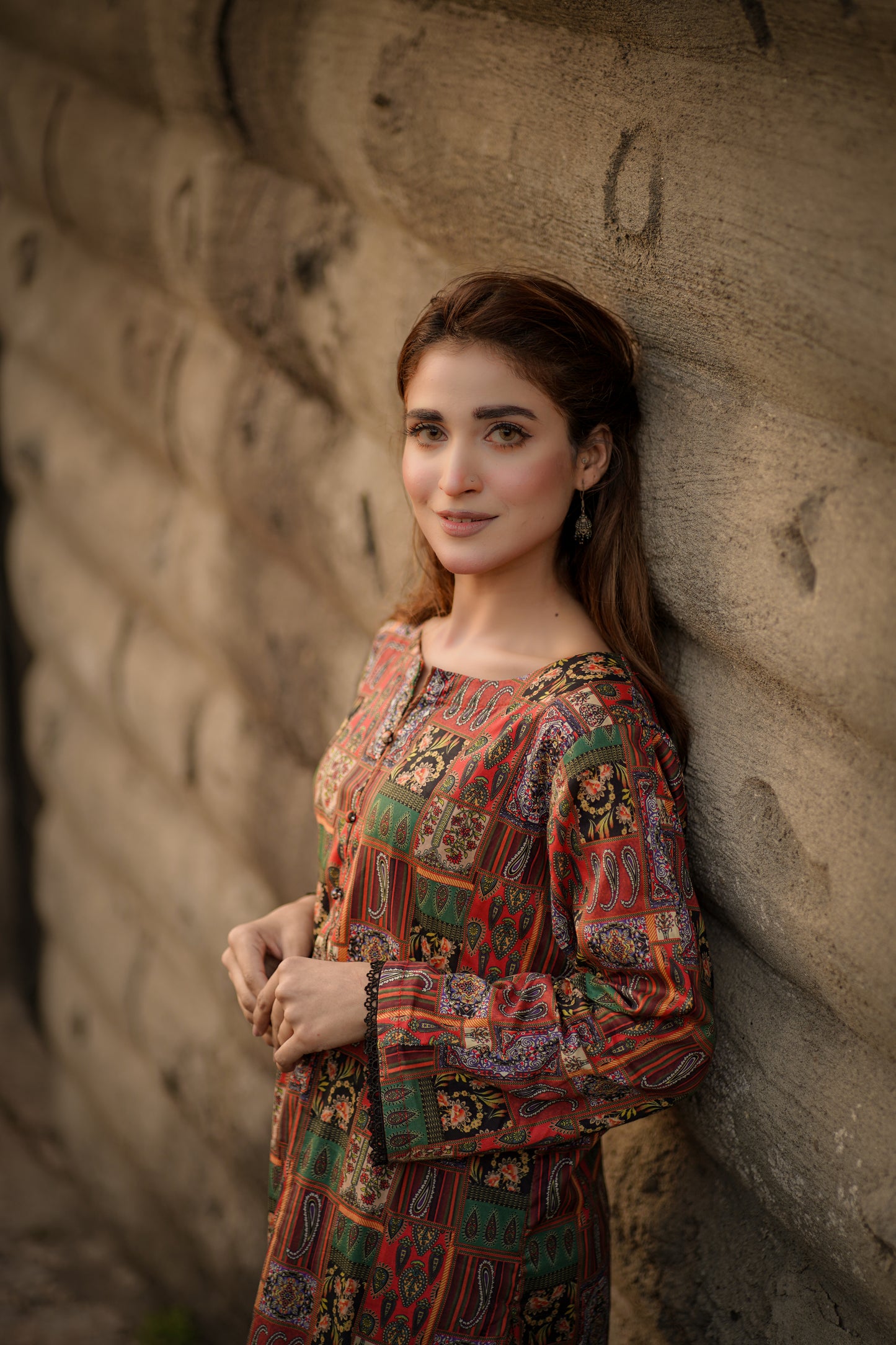 BinNoor Fab Lawn Stitched 2Pcs DE-LA05-P2-S036