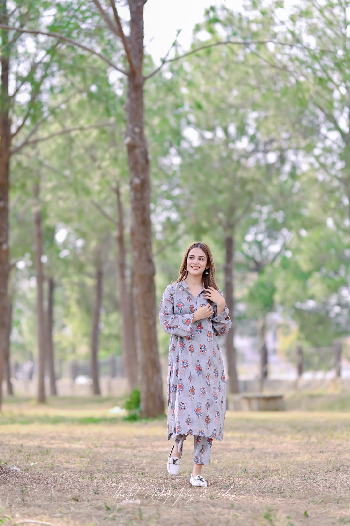 BinNoor Fab Lawn Stitched 2Pcs DE-LA05-P2-S041