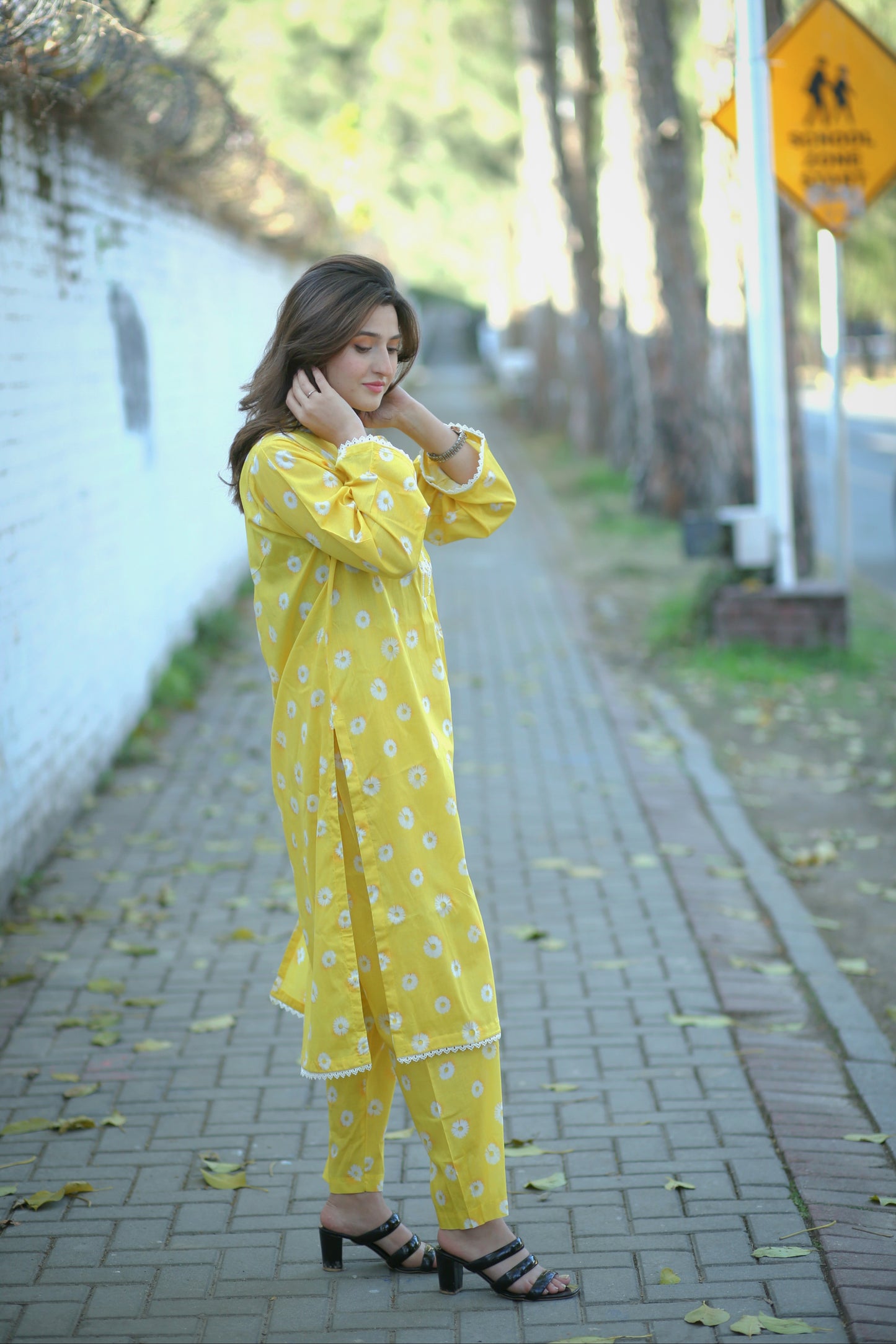 BinNoor Fab Lawn Stitched 2Pcs DE-LA05-P2-S032